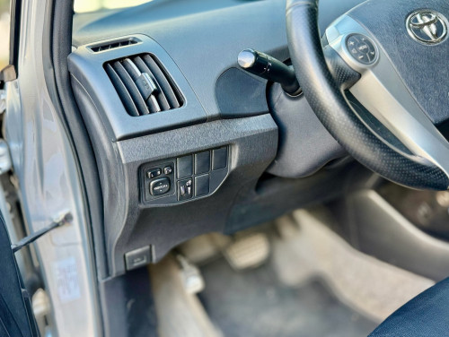 Toyota Prius 2012 Option 2