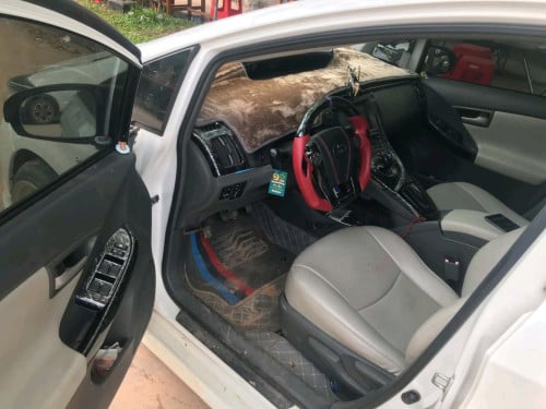 Toyota Pruis 2010 option 2up3 ម្ចាស់ដើម 14800$ ដាច់