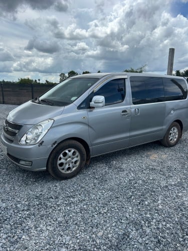 Van 11 seat