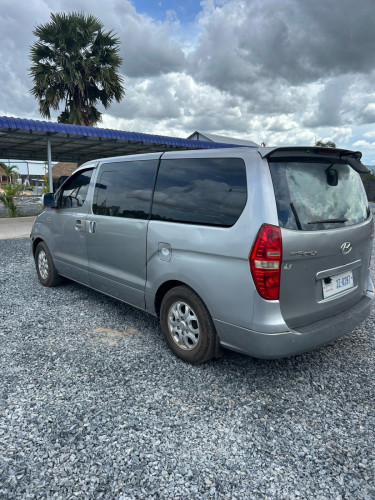 Van 11 seat