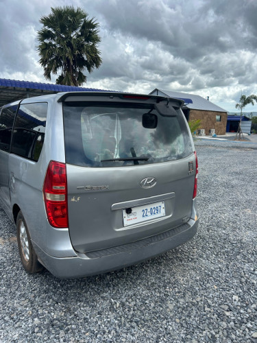 Van 11 seat