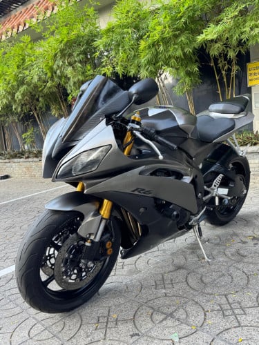 Yamaha R6