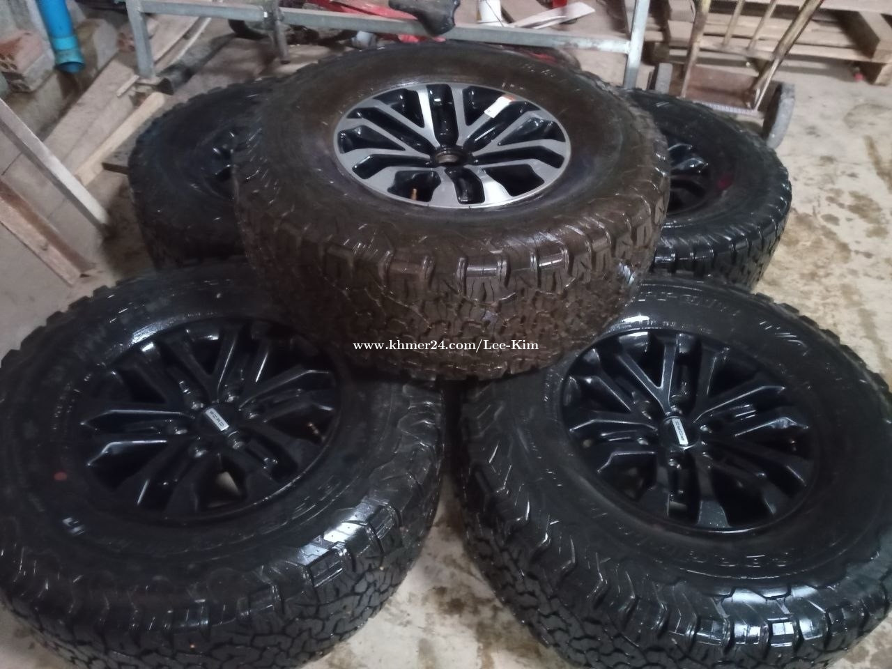 2019 F150 Raptor Factory OEM 5 with spare តម្លៃ $800.00 ក្នុង បឹងសាឡាង ...