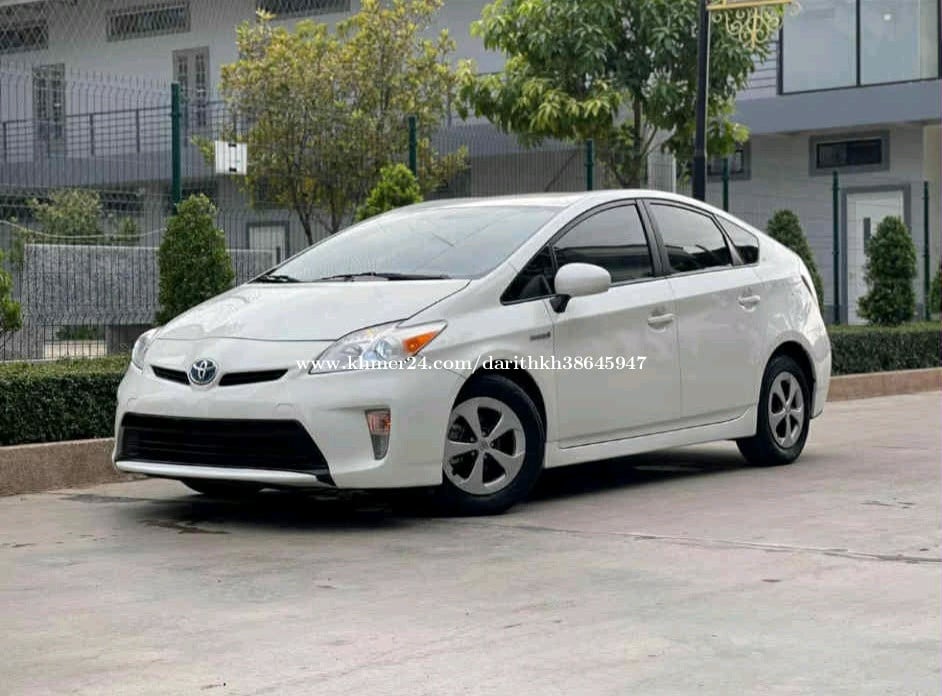 Prius 2014 Full Option 23200$