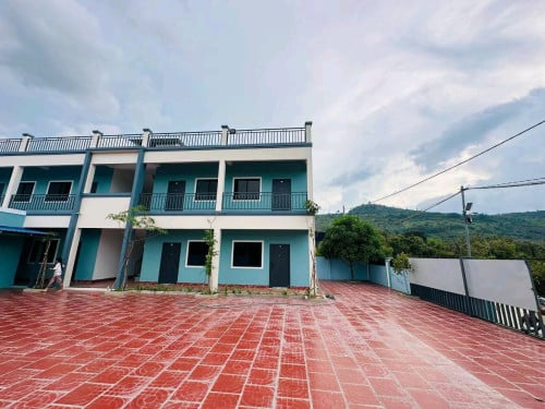 ដីនិងផ្ទះបែបលំហែរលក់បន្ទាន់:  នៅស្រុកទឹកឈូ ខេត្តកំពត