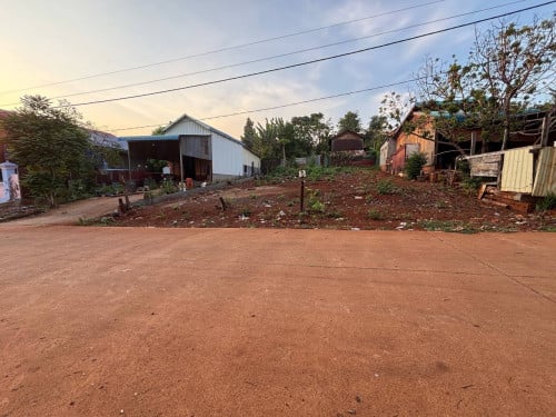 ដីលក់៣ឡូ ១៥ម៉ែត្រ