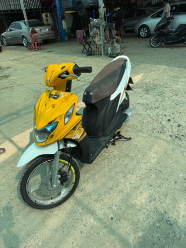 ម៉ូតូលក់