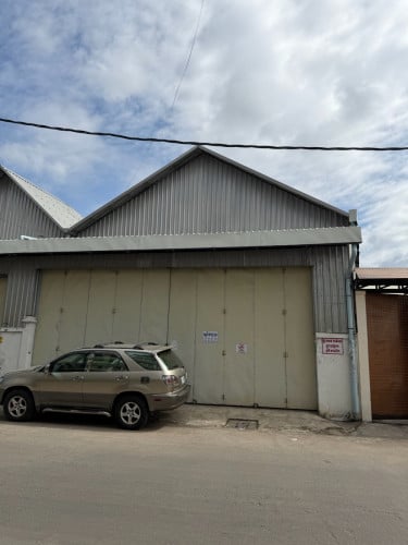 ឃ្លាំងសំរាប់ជួល