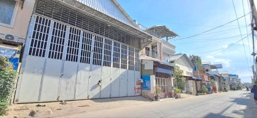 ឃ្លាំងជួល ៖ សង្កាត់ចោមចៅ​, ខណ្ឌពោធិ៍សែនជ័យ, រាជធានីភ្នំពេញ (ក្រោយព្រលាន)