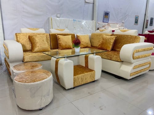 ឈុត សាឡុង