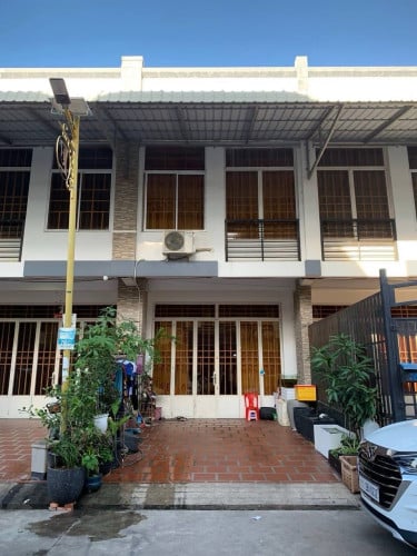 ផ្ទះលក់វាលស្បូវ