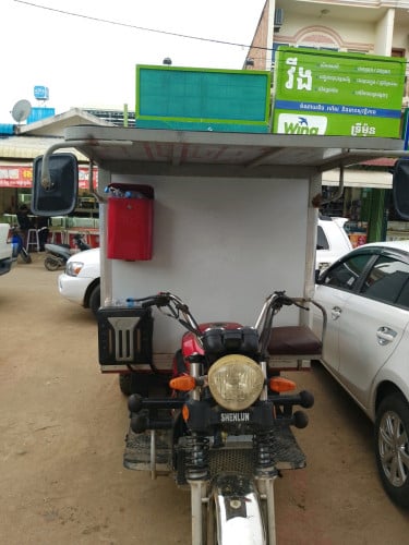 ម៉ូតូកង់បីនៅស្អាតលក់ធូរថ្លៃ 0885280386