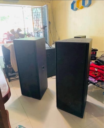 លក់សាប់2ធុងនៅស្អាតទាំងអស់ ធុងមួយមានសាប់3តឹកចំនួន2គ្រាប់ -តំលៃ 100$