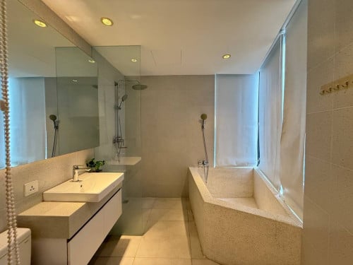 𝐅𝐨𝐫 𝐑𝐞𝐧𝐭:  3-Bedroom Apartment – Toul Kork Area