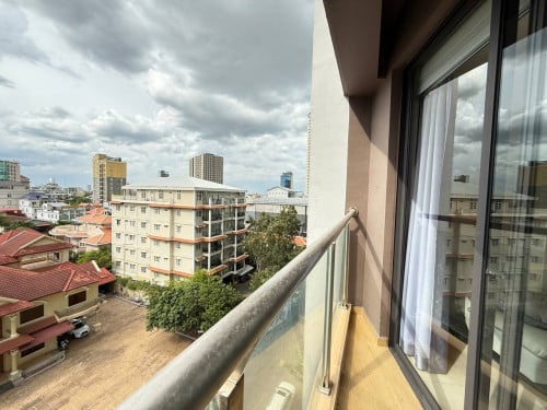 𝐅𝐨𝐫 𝐑𝐞𝐧𝐭: 3-Bedroom Apartment – Toul Kork Area