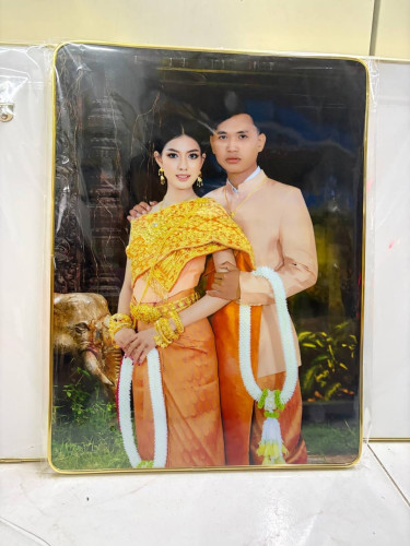 ស៊ុមរូបថតសុញកាល 30x40=12$