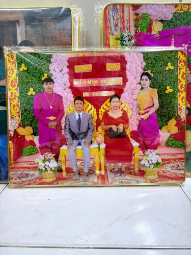 ស៊ុមរូបថតសុញកាល 30x40=12$