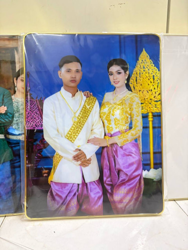 ស៊ុមរូបថតសុញកាល 30x40=12$