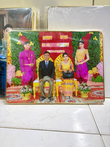 ស៊ុមរូបថតសុញកាល 30x40=12$