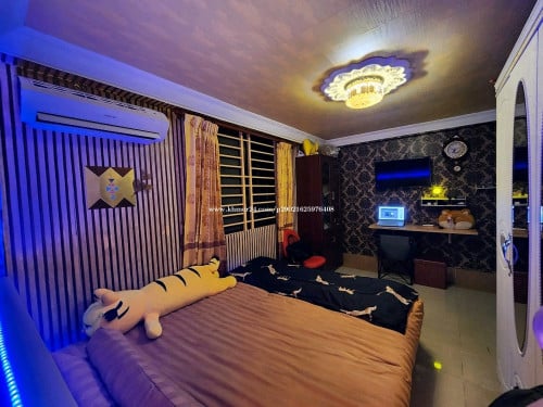 ផ្ទះស្អាត 4,2mx16m សល់ខាងមុខជិត៥ម៉ែត្រ(ខាងលើមានដំបូល+បណ្តុះសរសរស្រាប់)