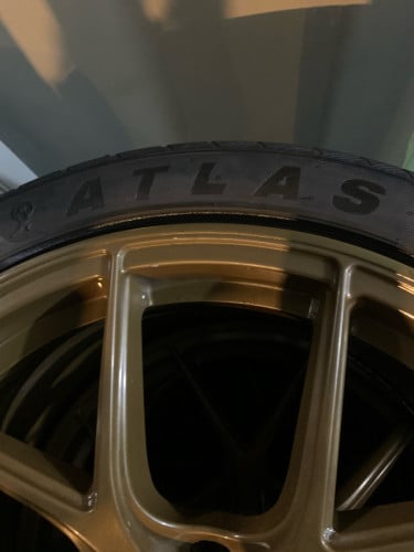 លក់កង់រថយន្តមហាថ្មីម៉ាកATLAS 255/40R19