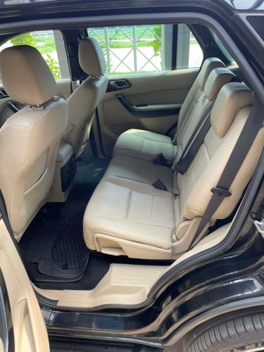 ឡានលក់Ford  Everest ឆ្នាំ2018ឡានថ្មីថ្នាំសុីនមួយជុំ70000kmលក់32500$