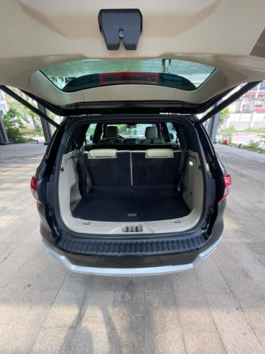 ឡានលក់Ford  Everest ឆ្នាំ2018ឡានថ្មីថ្នាំសុីនមួយជុំ70000kmលក់32500$