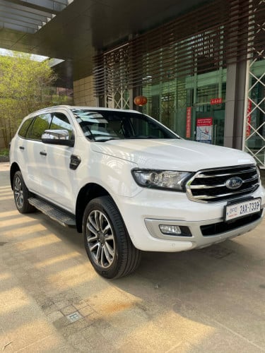 ឡានលក់ford Everest ឆ្នាំ2018ប្រភេទឡានថ្មីដាច់fullលក់32800$