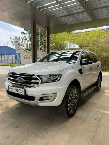 ឡានលក់ford Everest ឆ្នាំ2018ប្រភេទឡានថ្មីដាច់fullលក់32800$