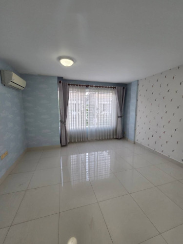 វីឡាកូនកាត់ LC2 សំរាប់ជួល | link house LC2 For Rent