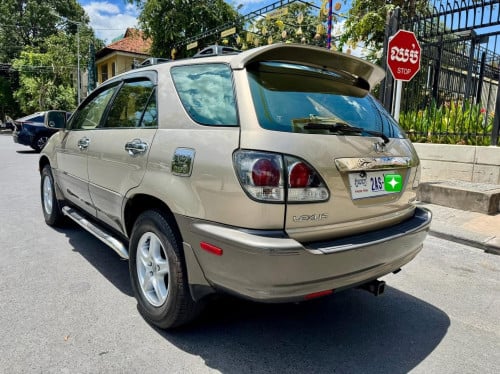 ស្តុកថ្មី Lexus RX300 2003 ប៉ុង1 ជាប្រភេទមេឡាន អត់បុក អត់ច្រេះ អត់កាត់ត ថ្មីទាំងក្រៅ ថ្មីទាំងក្នុង
