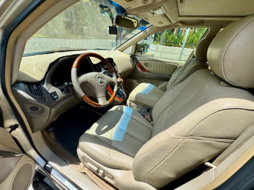 ស្តុកថ្មី Lexus RX300 2003 ប៉ុង1 ជាប្រភេទមេឡាន អត់បុក អត់ច្រេះ អត់កាត់ត ថ្មីទាំងក្រៅ ថ្មីទាំងក្នុង