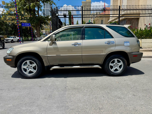 ស្តុកថ្មី Lexus RX300 2003 ប៉ុង1 ជាប្រភេទមេឡាន អត់បុក អត់ច្រេះ អត់កាត់ត ថ្មីទាំងក្រៅ ថ្មីទាំងក្នុង