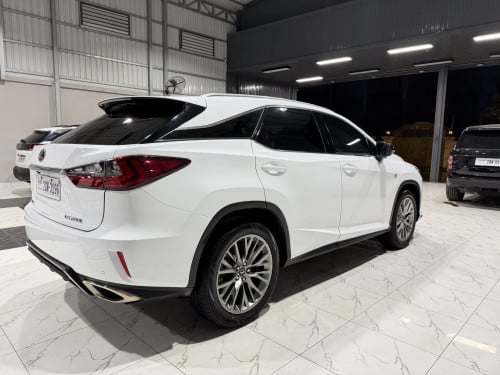 លក់​ RX200T 018 F-Sport ប៉ុង2​ ថ្នាំ​សុីនមួយជុំ​ ម្ចាស់ដេីម​ផ្ទាល់​