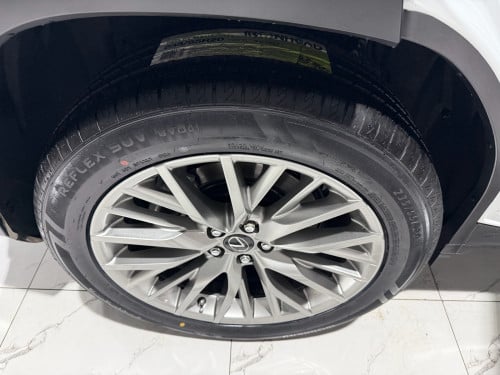 លក់​ RX200T 018 F-Sport ប៉ុង2​ ថ្នាំ​សុីនមួយជុំ​ ម្ចាស់ដេីម​ផ្ទាល់​