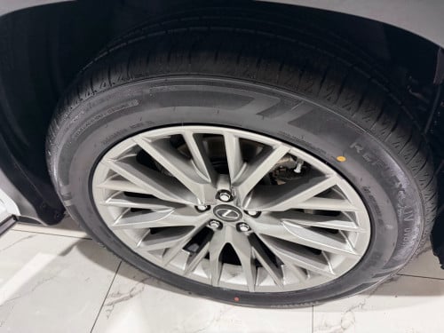លក់​ RX200T 018 F-Sport ប៉ុង2​ ថ្នាំ​សុីនមួយជុំ​ ម្ចាស់ដេីម​ផ្ទាល់​
