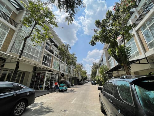 ផ្ទះអាជីវកម្មសម្រាប់ជួល | Shophouse For Rent,