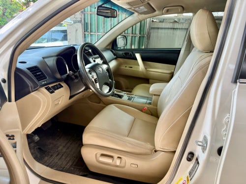 2013 Highlander 4 Cylinders 2.7L
