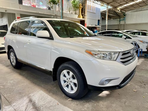 2013 Highlander 4 Cylinders 2.7L