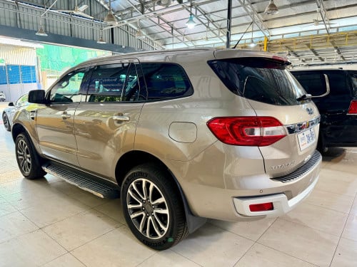 2016 Ford Everest 3.2 ម្ចាស់ដើមទិញថ្មីខ្លាញ់គោថ្នាំសុីនមួយជុំ