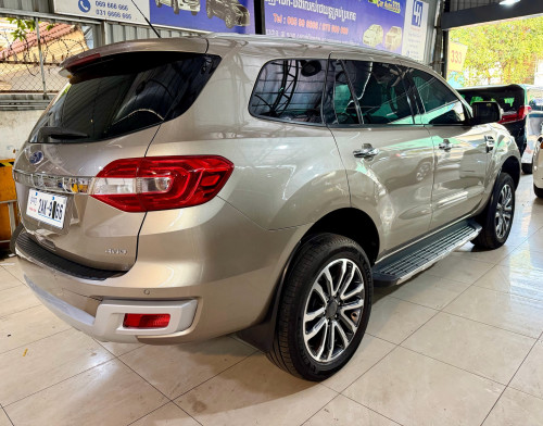 2016 Ford Everest 3.2 ម្ចាស់ដើមទិញថ្មីខ្លាញ់គោថ្នាំសុីនមួយជុំ