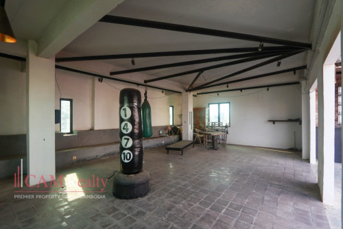48 Rooms Hotel Building For Rent in Tonle Basak