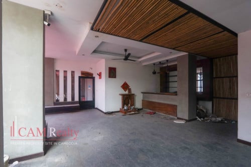 48 Rooms Hotel Building For Rent in Tonle Basak