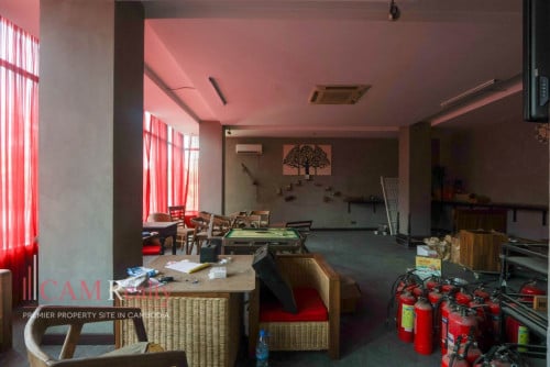 48 Rooms Hotel Building For Rent in Tonle Basak