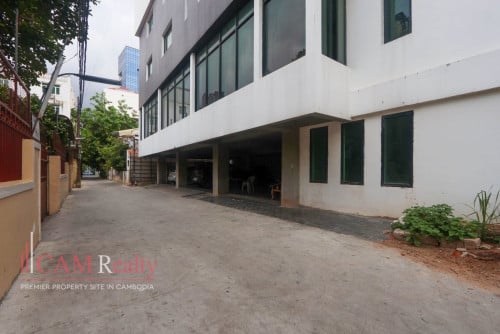 48 Rooms Hotel Building For Rent in Tonle Basak