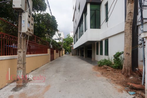 48 Rooms Hotel Building For Rent in Tonle Basak