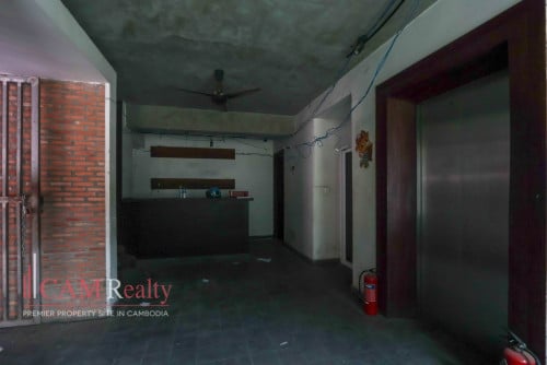 48 Rooms Hotel Building For Rent in Tonle Basak