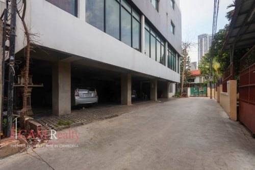 48 Rooms Hotel Building For Rent in Tonle Basak