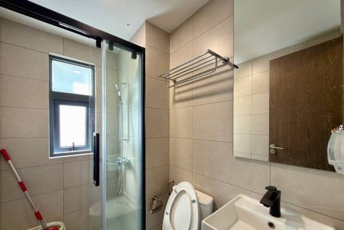 60M Road Urban Village 2 Bedrooms Condo for Ren