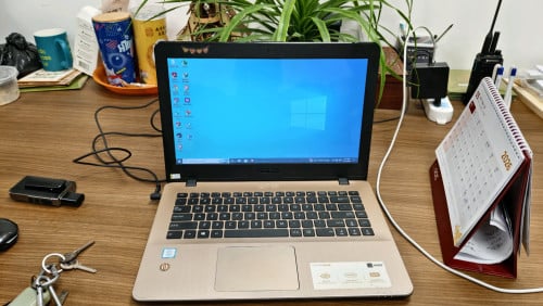 ASUS VivoBook 14 A442UA